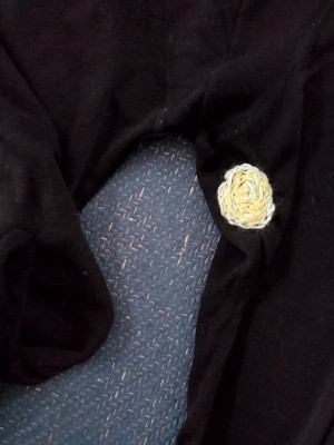 Swirling in on itself near the crotch